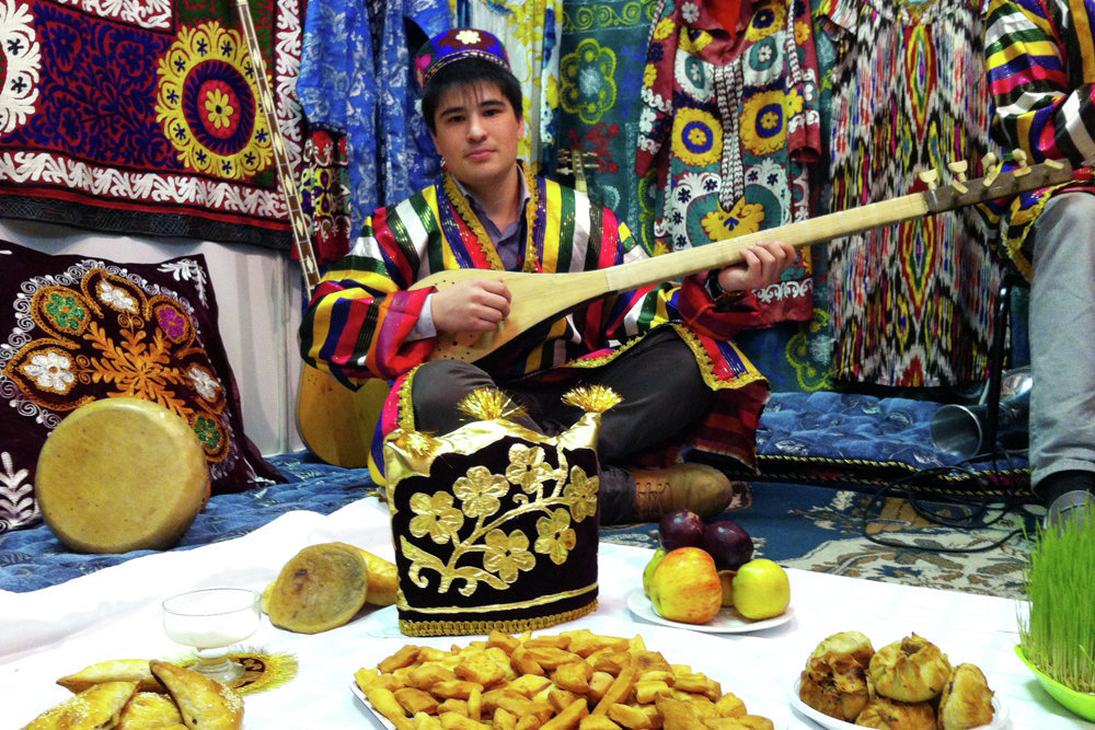Что обозначает таджикский. Традиции Навруза в Узбекистане. Хива Навруз. Национальная культура Таджикистана. Культура Таджикистана Навруз.